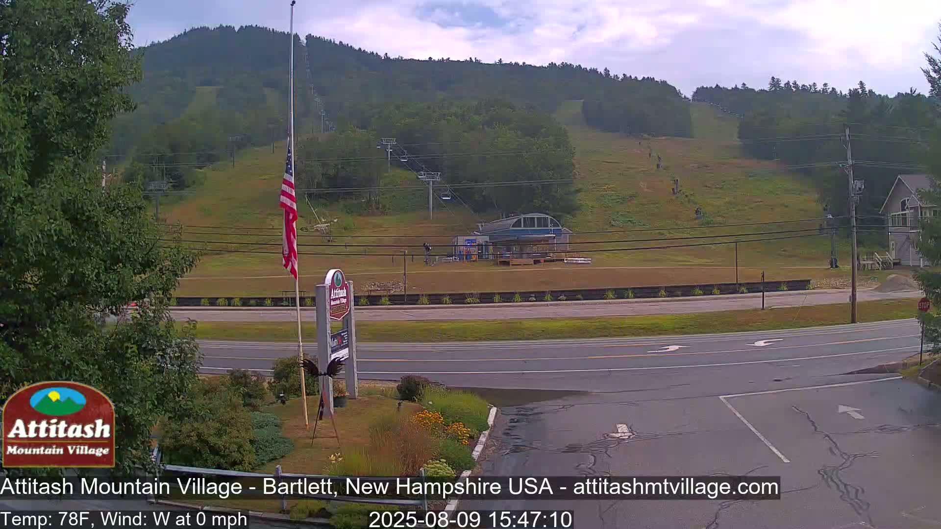 Attitash Mountain Village & Ski Slopes Live Cam - Bartlett, Carroll, New Hampshire, USA