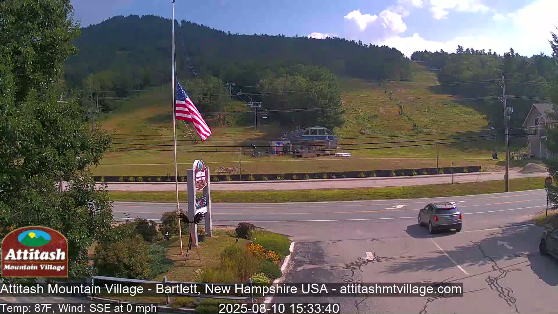 Attitash Mountain Village & Ski Slopes Live Cam - Bartlett, Carroll, New Hampshire, USA