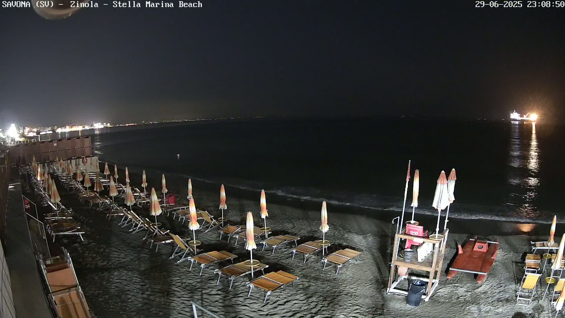 Savona, Spiaggia di Zinola Beach Live Cam - Savona, Liguria, Italy