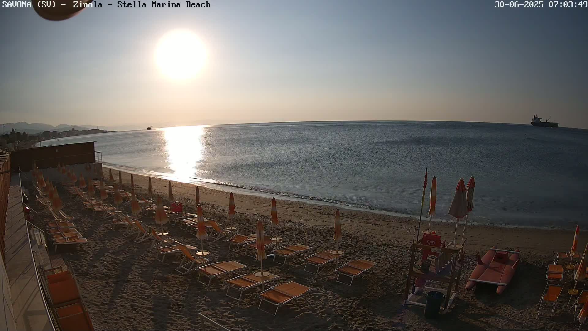 Savona, Spiaggia di Zinola Beach Live Cam - Savona, Liguria, Italy
