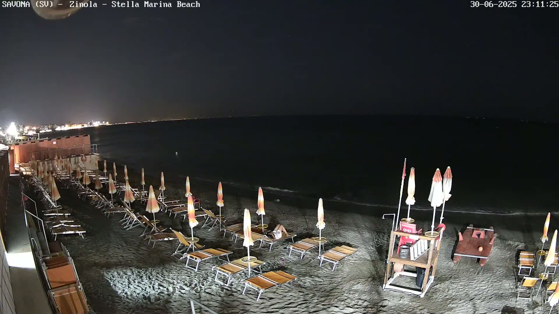 Savona, Spiaggia di Zinola Beach Live Cam - Savona, Liguria, Italy