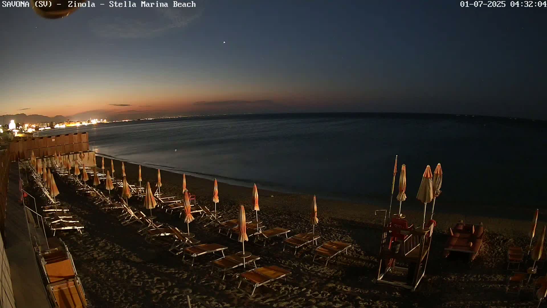 Savona, Spiaggia di Zinola Beach Live Cam - Savona, Liguria, Italy