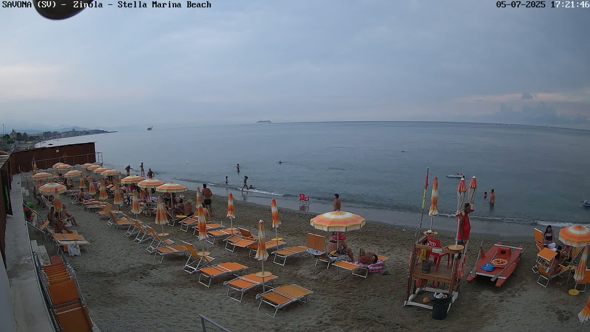 Savona, Spiaggia di Zinola Beach Live Cam - Savona, Liguria, Italy
