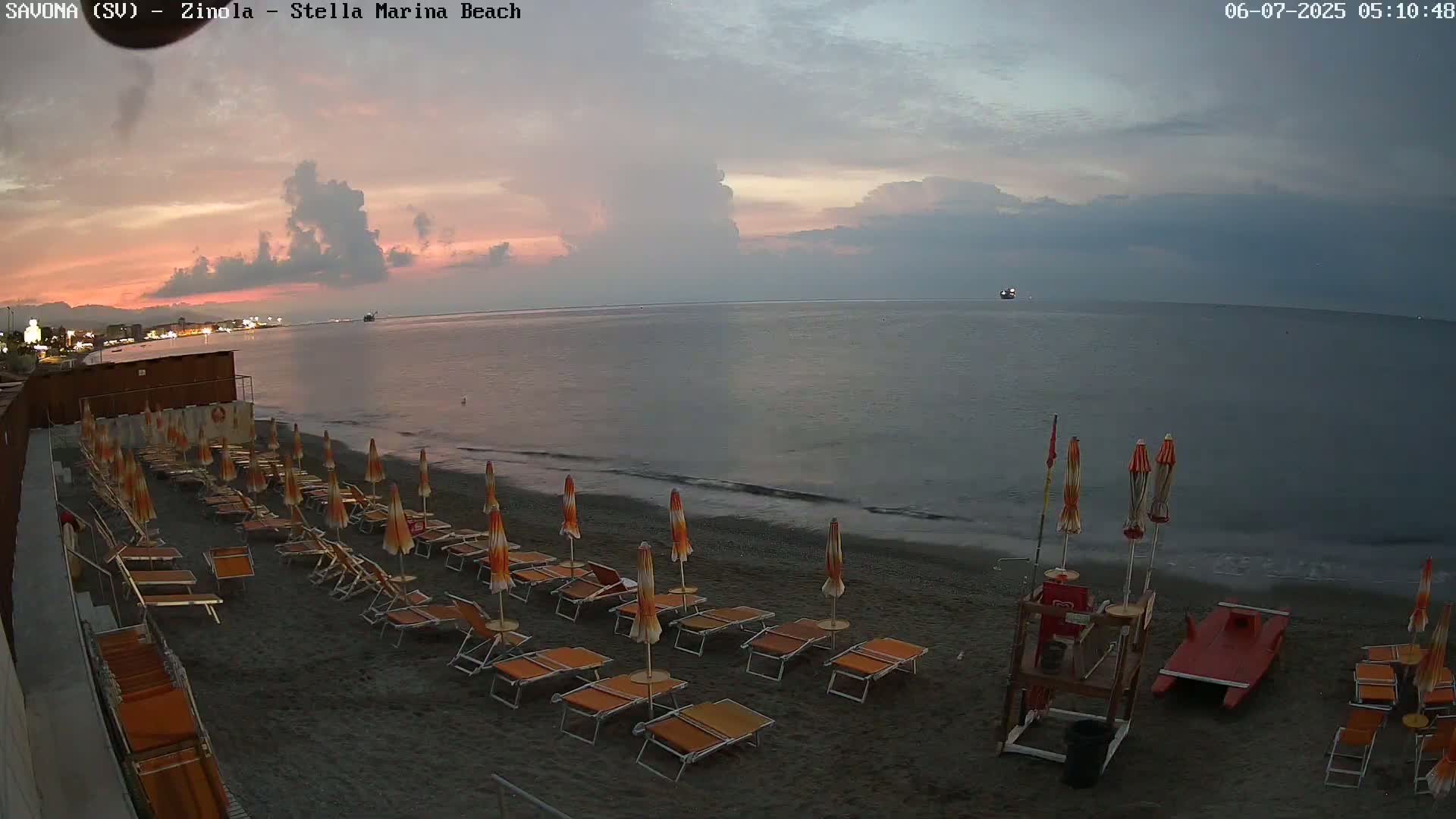 Savona, Spiaggia di Zinola Beach Live Cam - Savona, Liguria, Italy