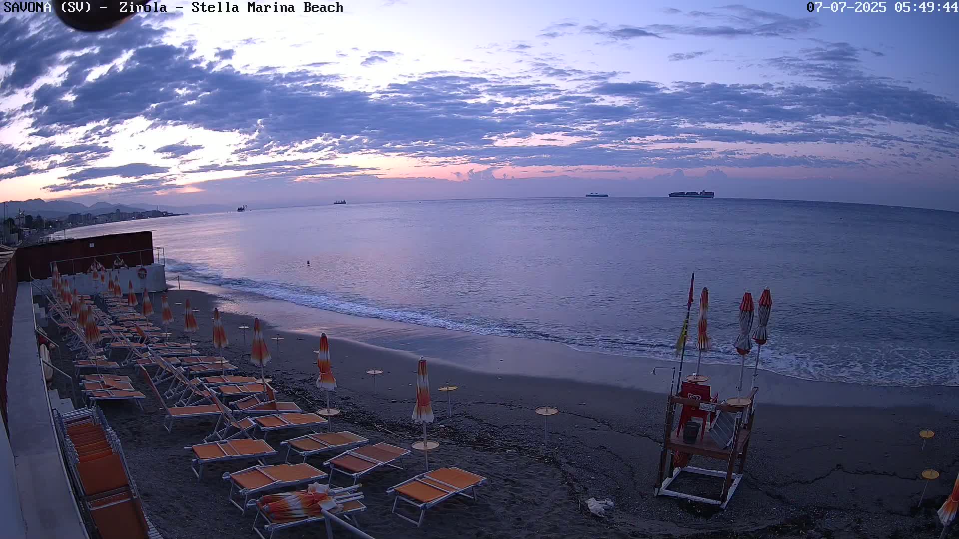 Savona, Spiaggia di Zinola Beach Live Cam - Savona, Liguria, Italy