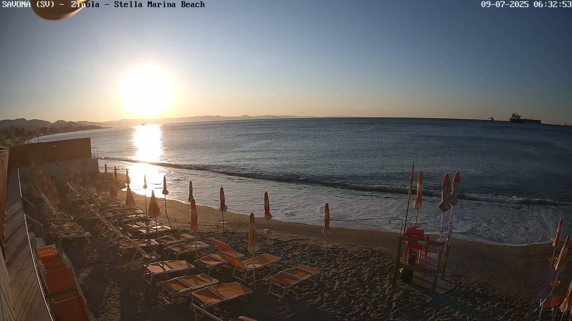 Savona, Spiaggia di Zinola Beach Live Cam - Savona, Liguria, Italy