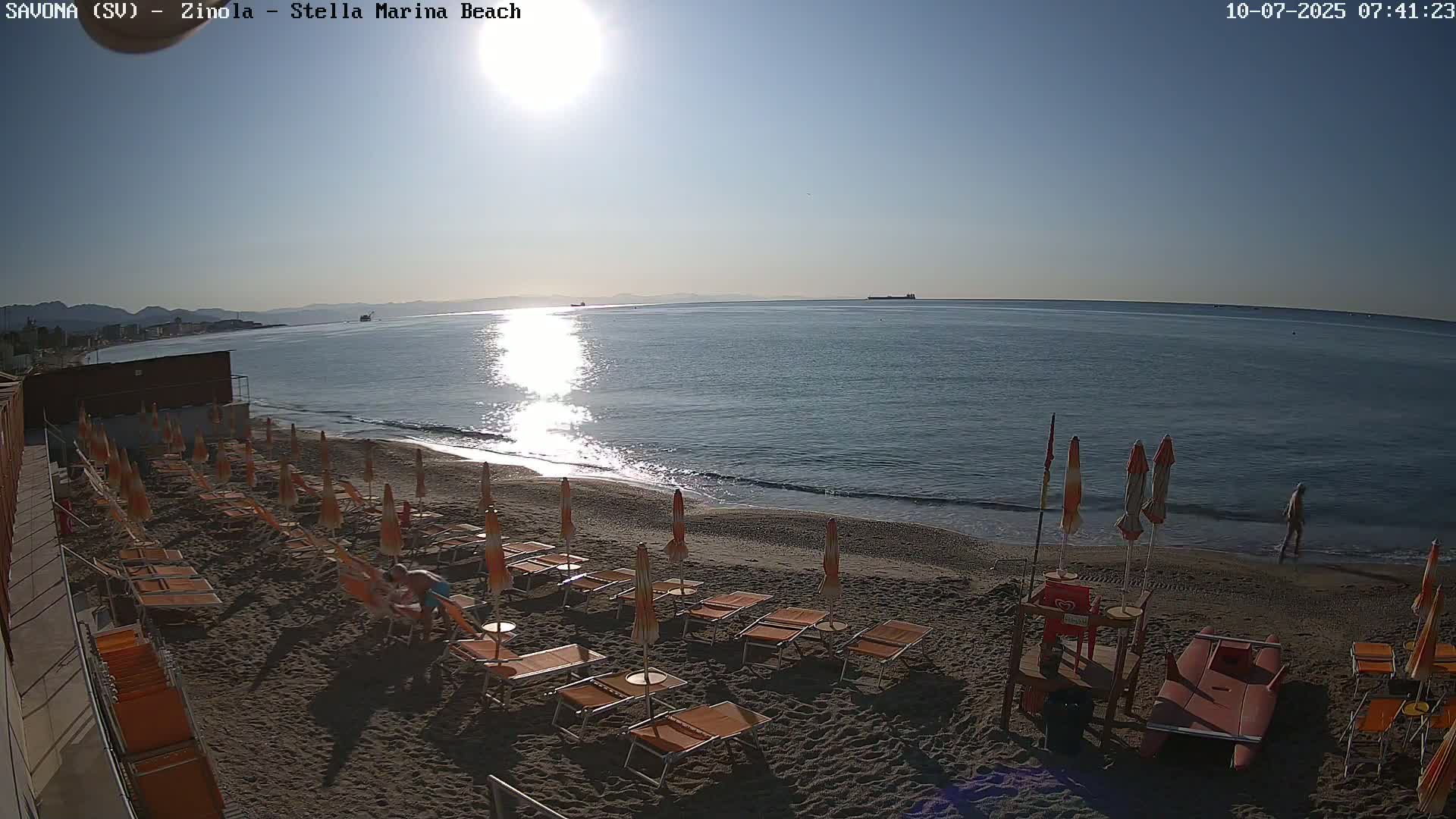 Savona, Spiaggia di Zinola Beach Live Cam - Savona, Liguria, Italy