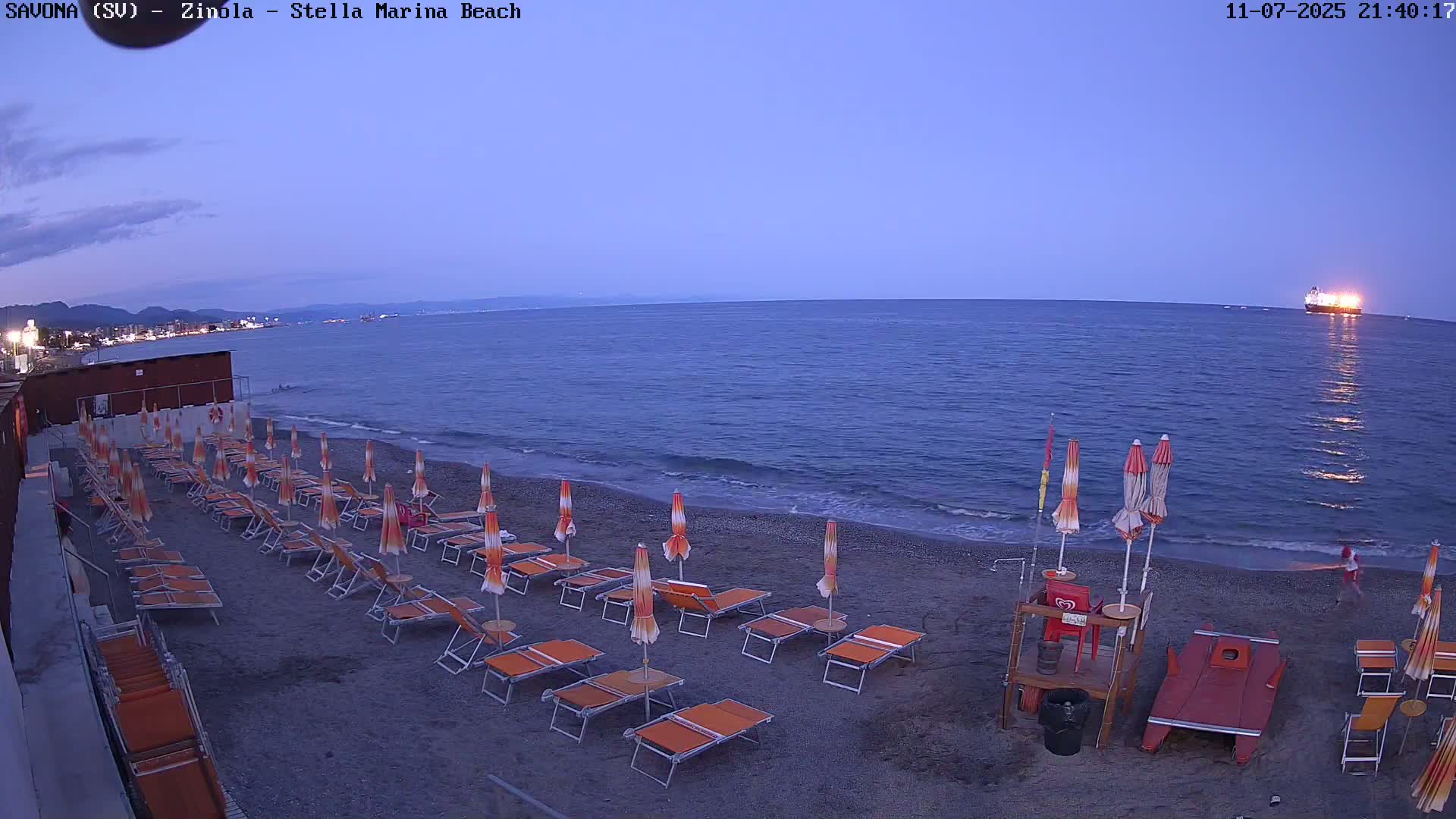 Savona, Spiaggia di Zinola Beach Live Cam - Savona, Liguria, Italy