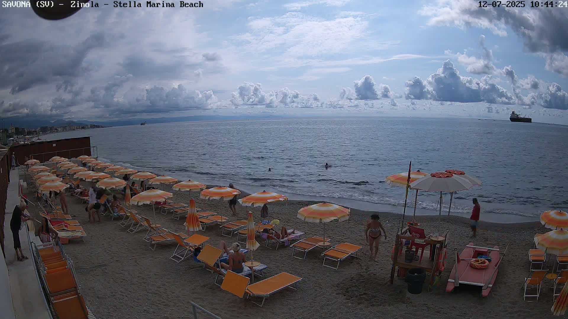 Savona, Spiaggia di Zinola Beach Live Cam - Savona, Liguria, Italy