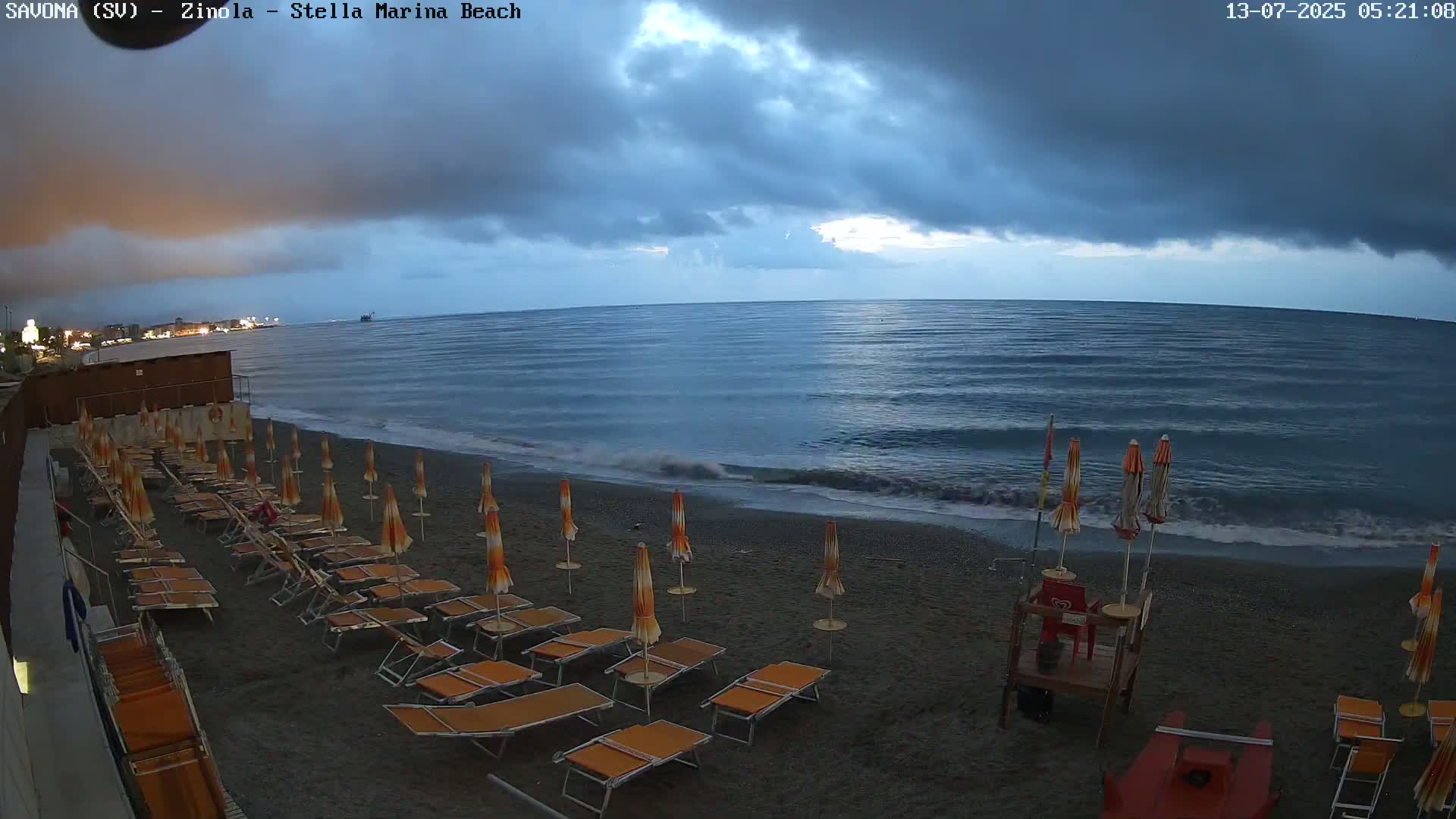 Savona, Spiaggia di Zinola Beach Live Cam - Savona, Liguria, Italy