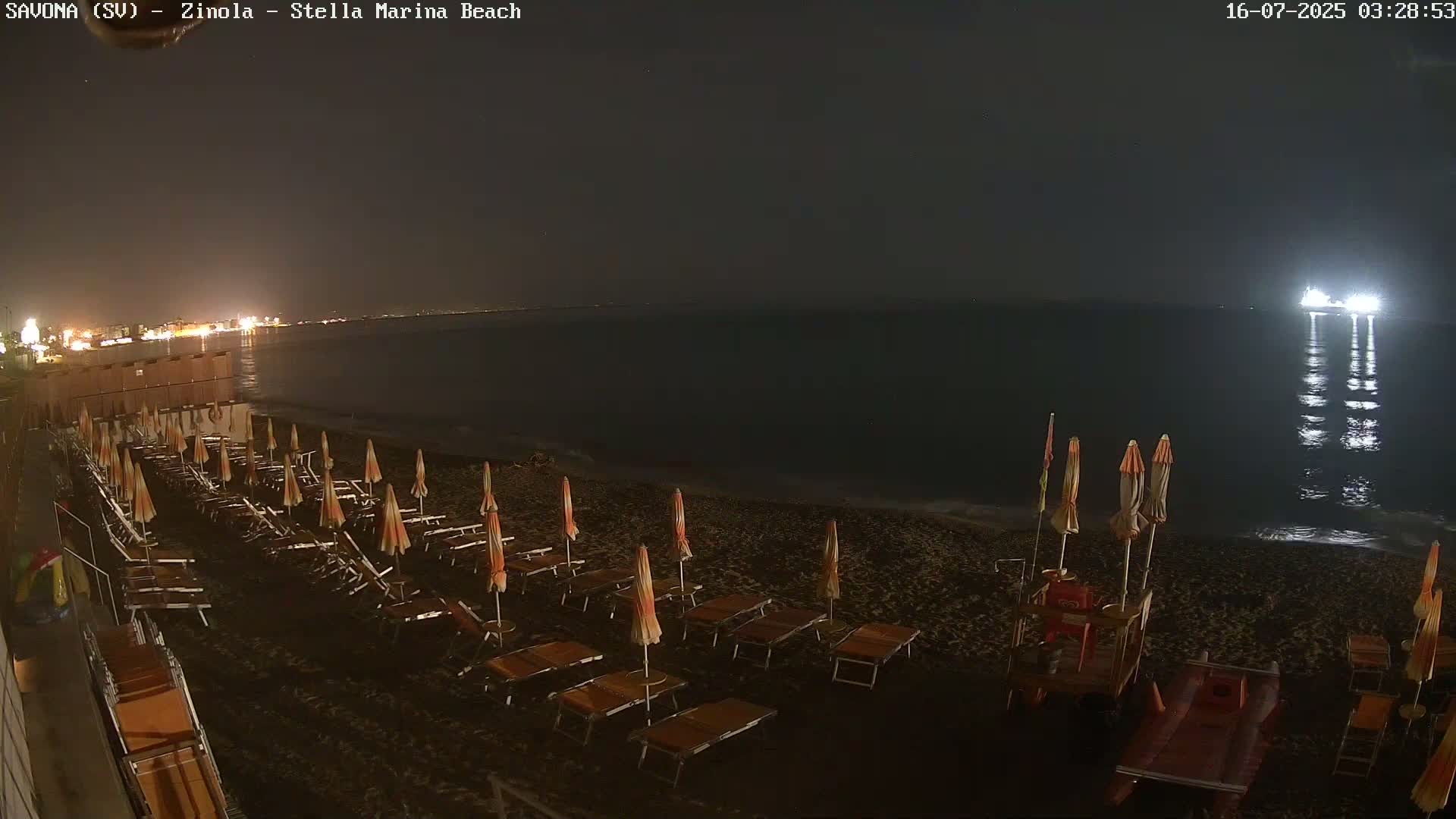 Savona, Spiaggia di Zinola Beach Live Cam - Savona, Liguria, Italy