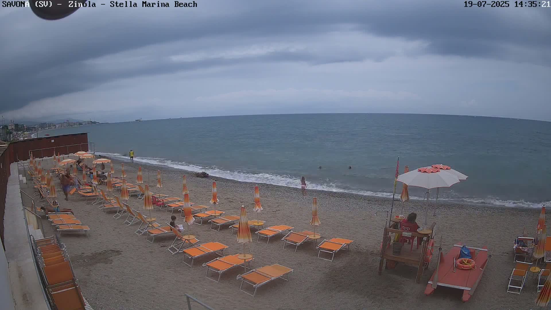 Savona, Spiaggia di Zinola Beach Live Cam - Savona, Liguria, Italy