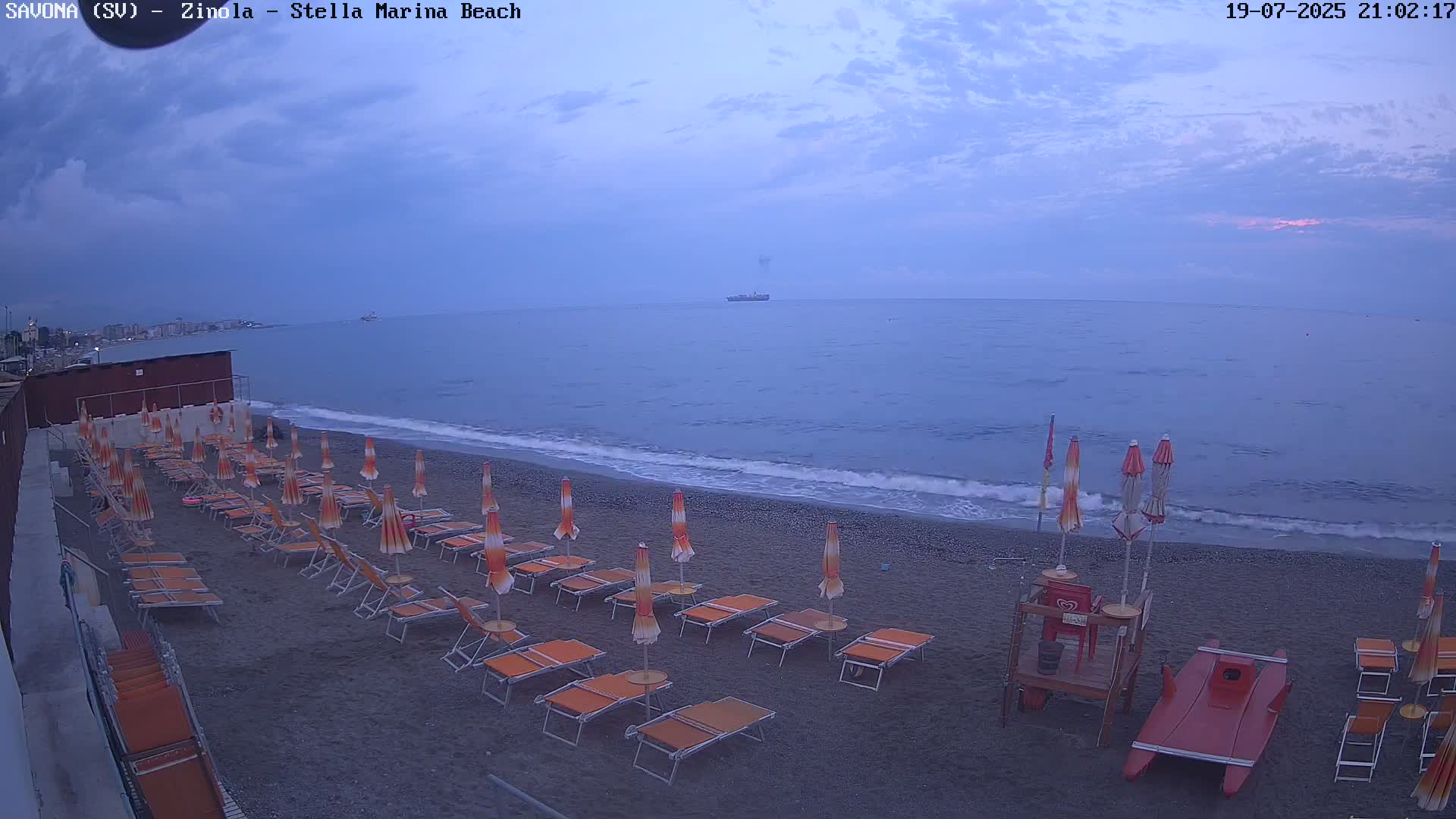 Savona, Spiaggia di Zinola Beach Live Cam - Savona, Liguria, Italy
