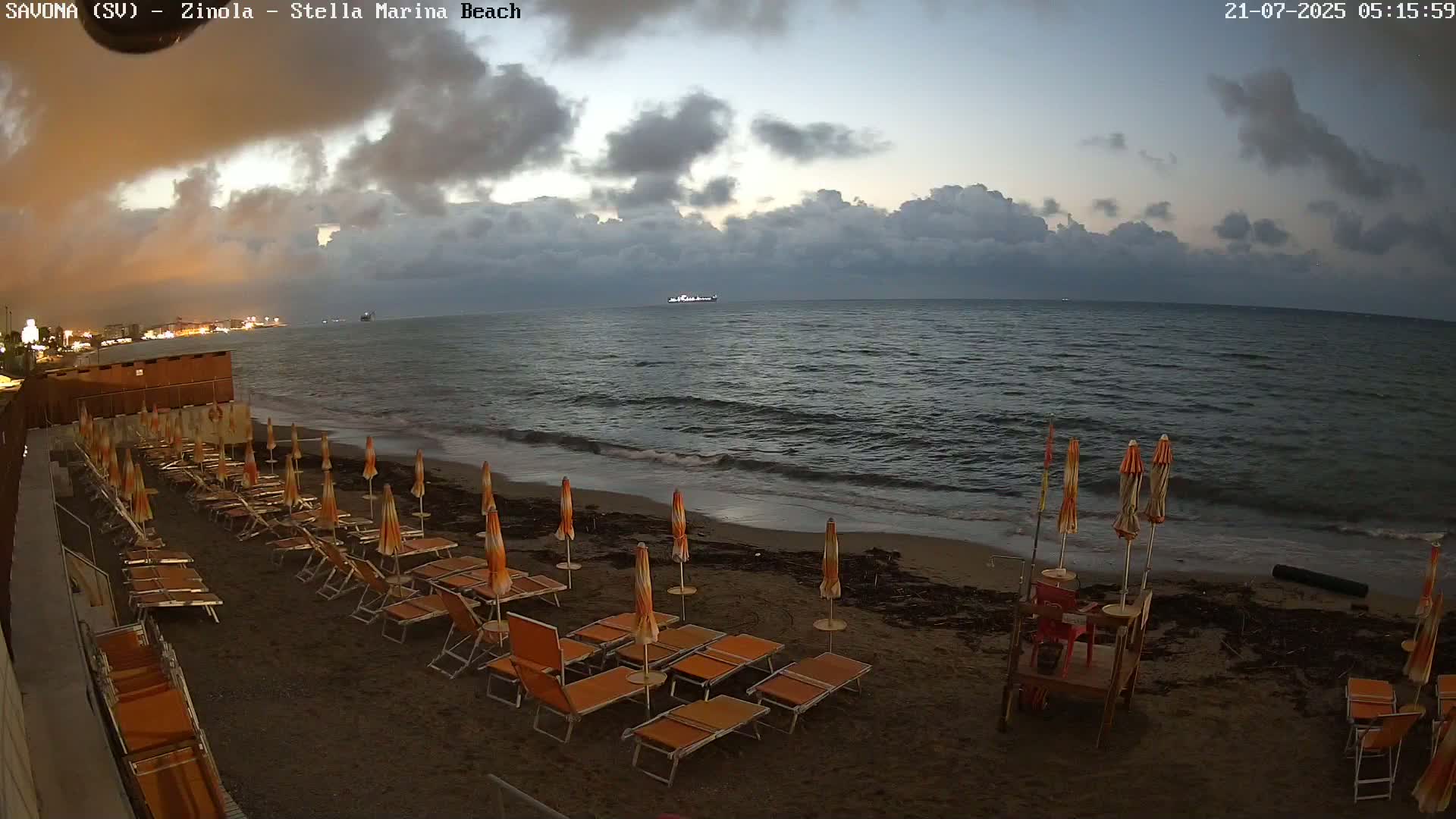 Savona, Spiaggia di Zinola Beach Live Cam - Savona, Liguria, Italy