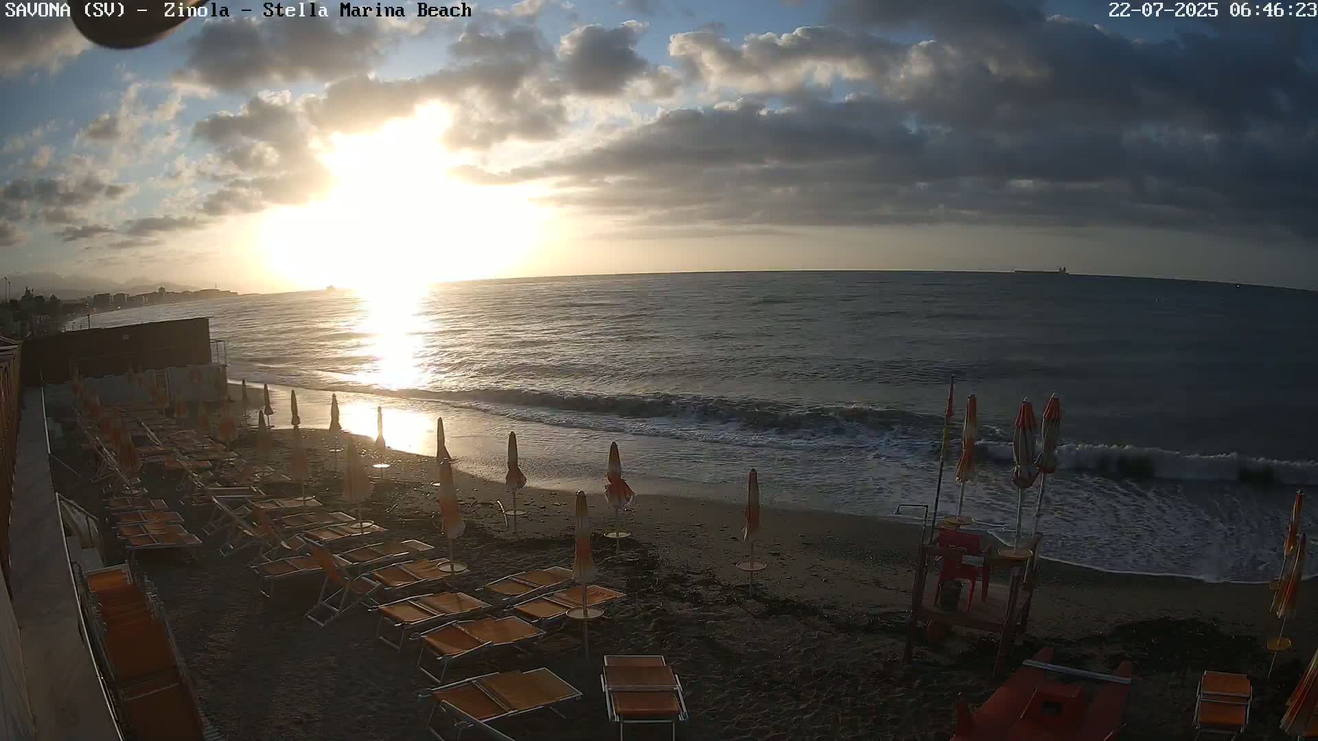 Savona, Spiaggia di Zinola Beach Live Cam - Savona, Liguria, Italy