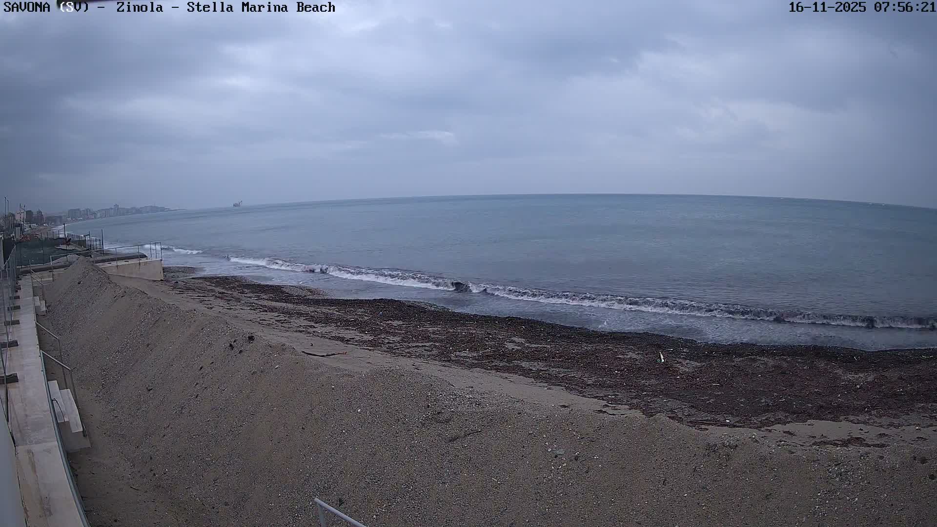 Savona, Spiaggia di Zinola Beach Live Cam - Savona, Liguria, Italy