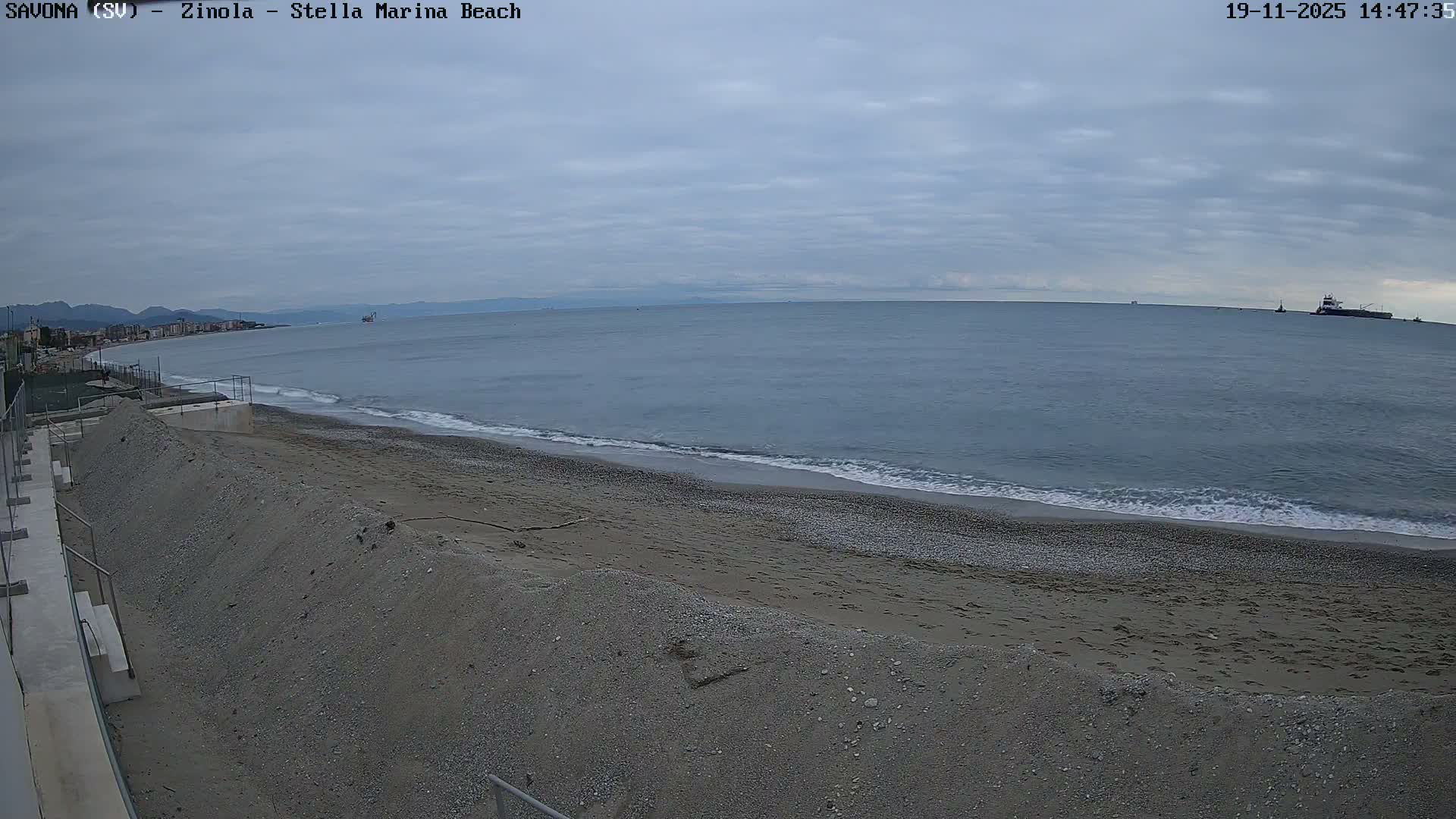 Savona, Spiaggia di Zinola Beach Live Cam - Savona, Liguria, Italy