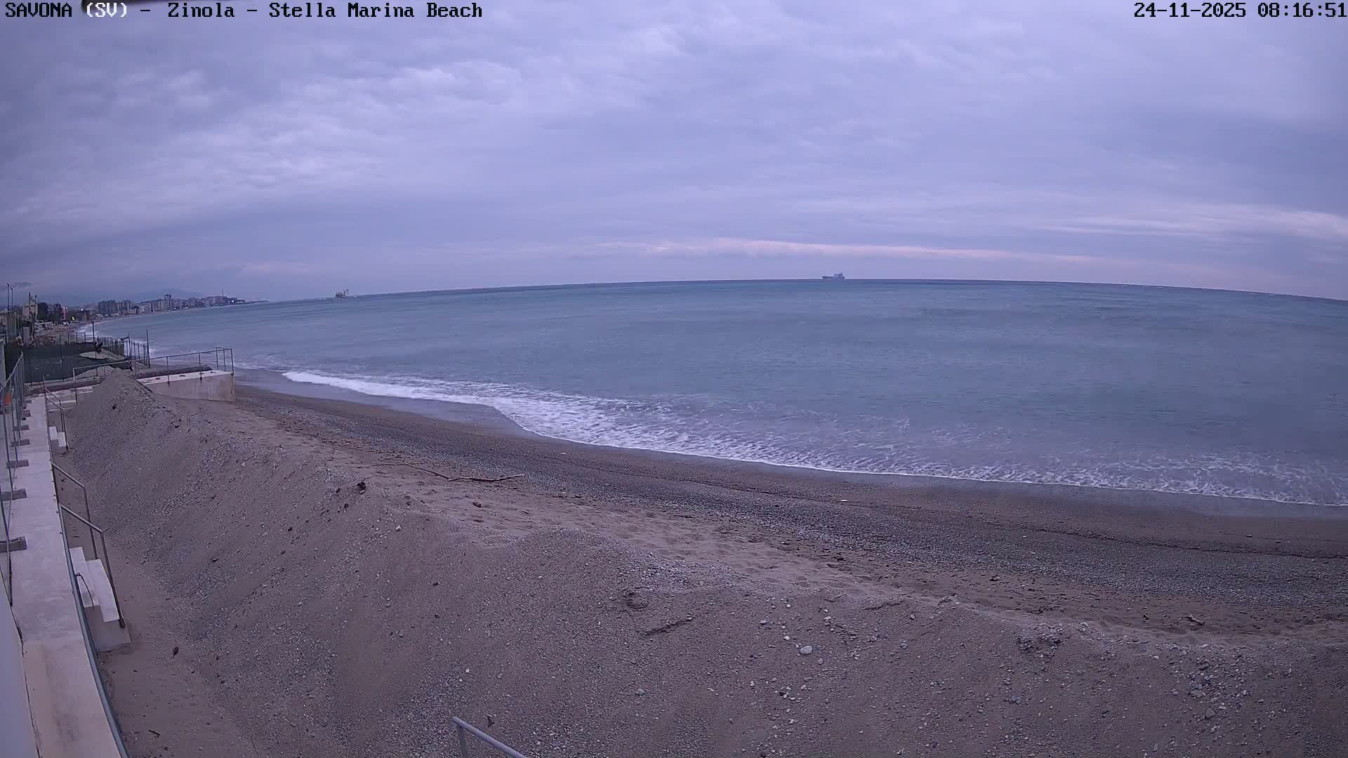 Savona, Spiaggia di Zinola Beach Live Cam - Savona, Liguria, Italy