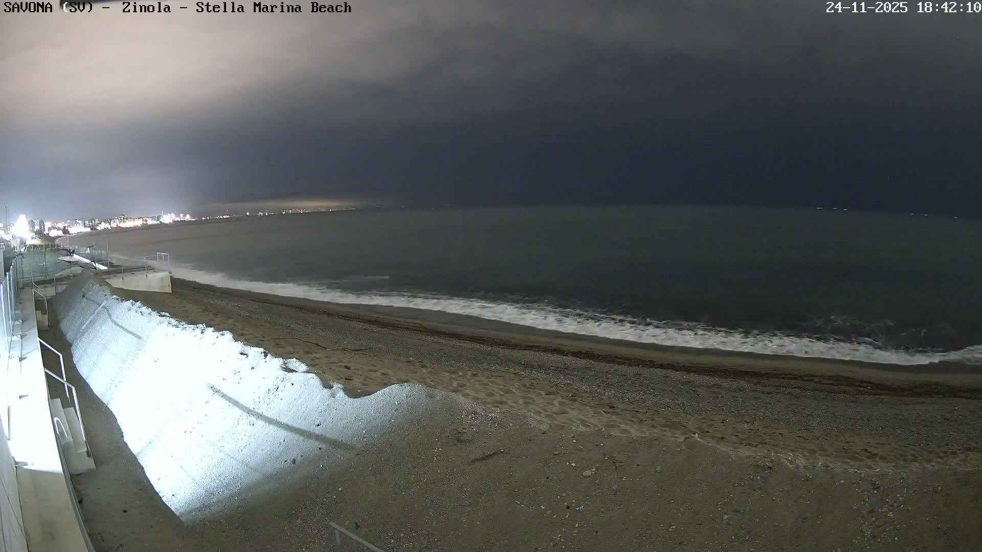 Savona, Spiaggia di Zinola Beach Live Cam - Savona, Liguria, Italy