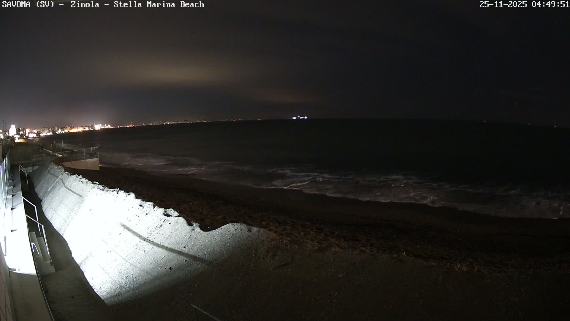 Savona, Spiaggia di Zinola Beach Live Cam - Savona, Liguria, Italy