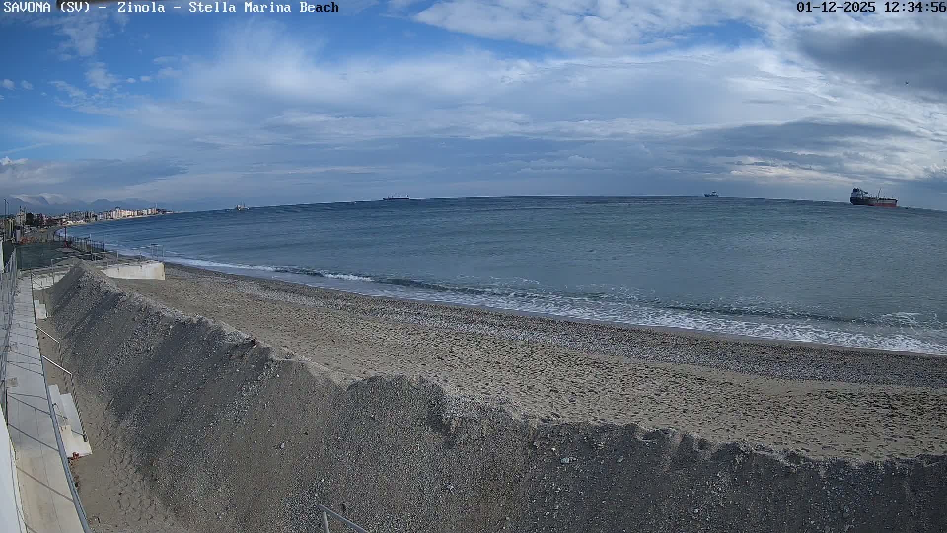 Savona, Spiaggia di Zinola Beach Live Cam - Savona, Liguria, Italy
