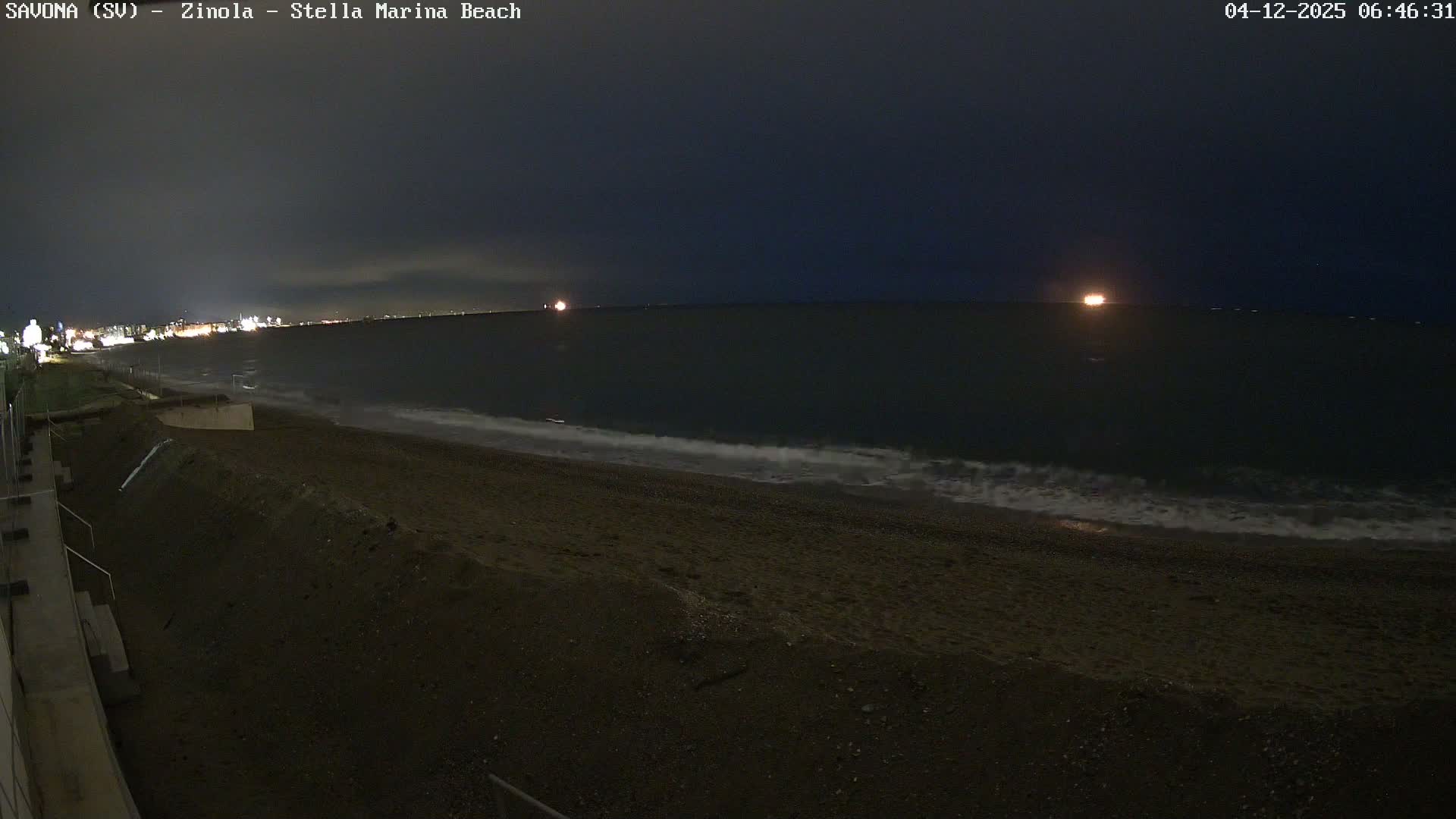 Savona, Spiaggia di Zinola Beach Live Cam - Savona, Liguria, Italy