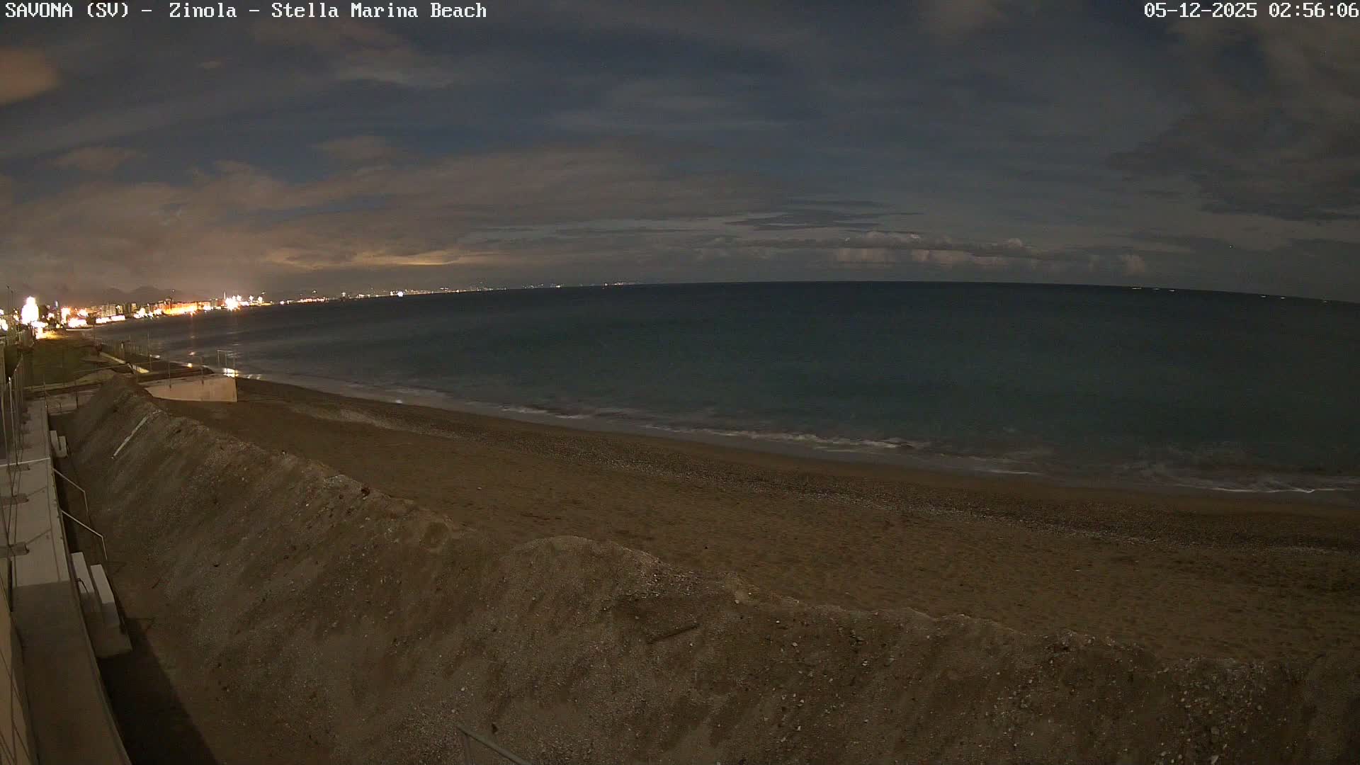 Savona, Spiaggia di Zinola Beach Live Cam - Savona, Liguria, Italy