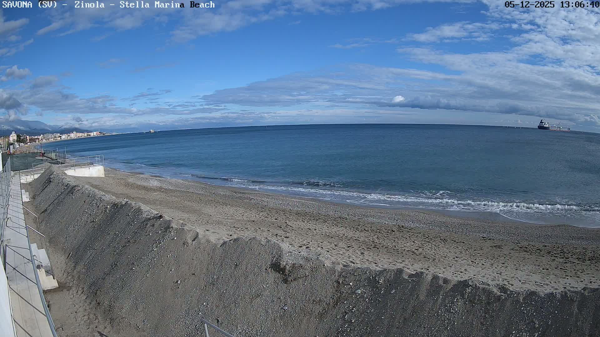 Savona, Spiaggia di Zinola Beach Live Cam - Savona, Liguria, Italy