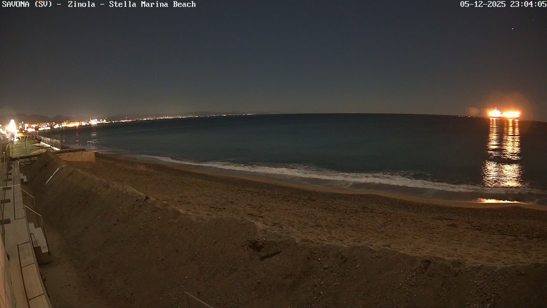 Savona, Spiaggia di Zinola Beach Live Cam - Savona, Liguria, Italy