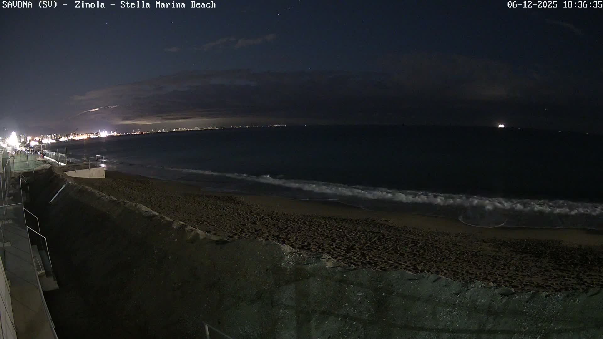Savona, Spiaggia di Zinola Beach Live Cam - Savona, Liguria, Italy