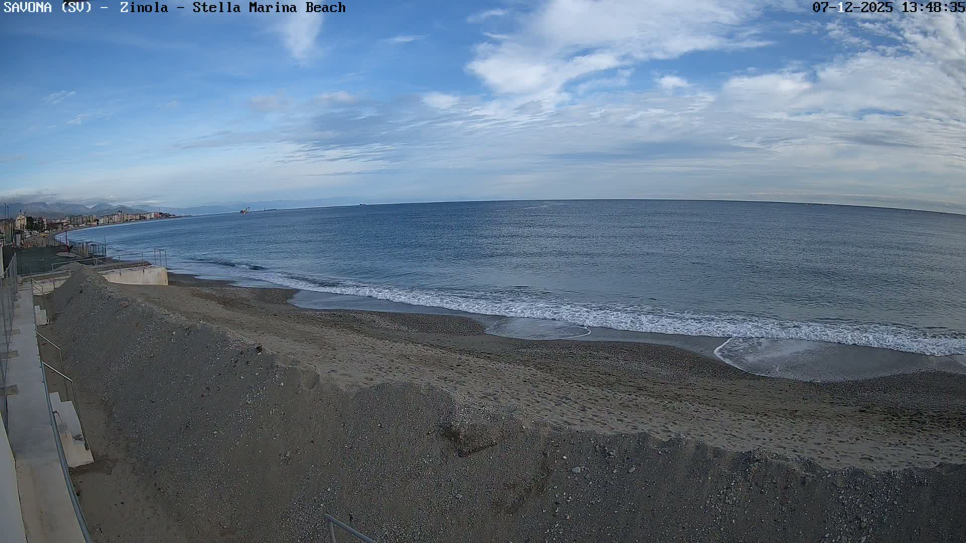 Savona, Spiaggia di Zinola Beach Live Cam - Savona, Liguria, Italy