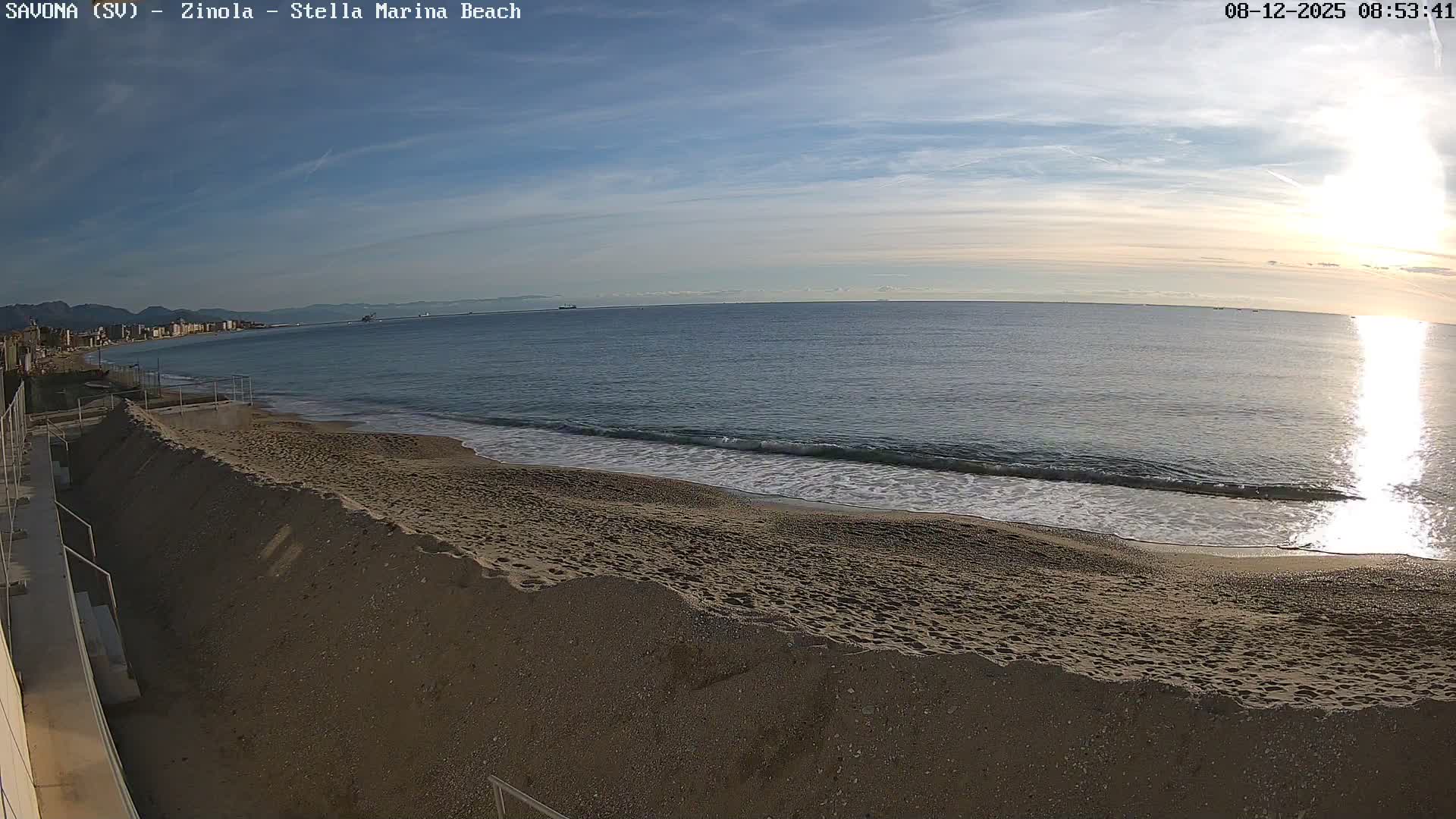 Savona, Spiaggia di Zinola Beach Live Cam - Savona, Liguria, Italy