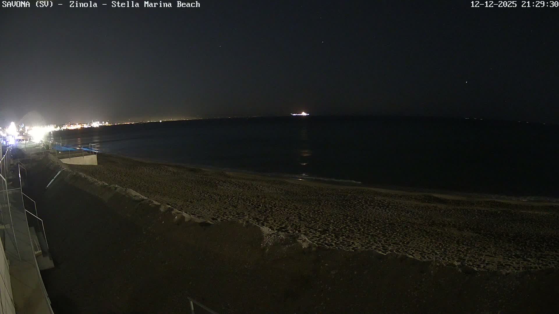Savona, Spiaggia di Zinola Beach Live Cam - Savona, Liguria, Italy
