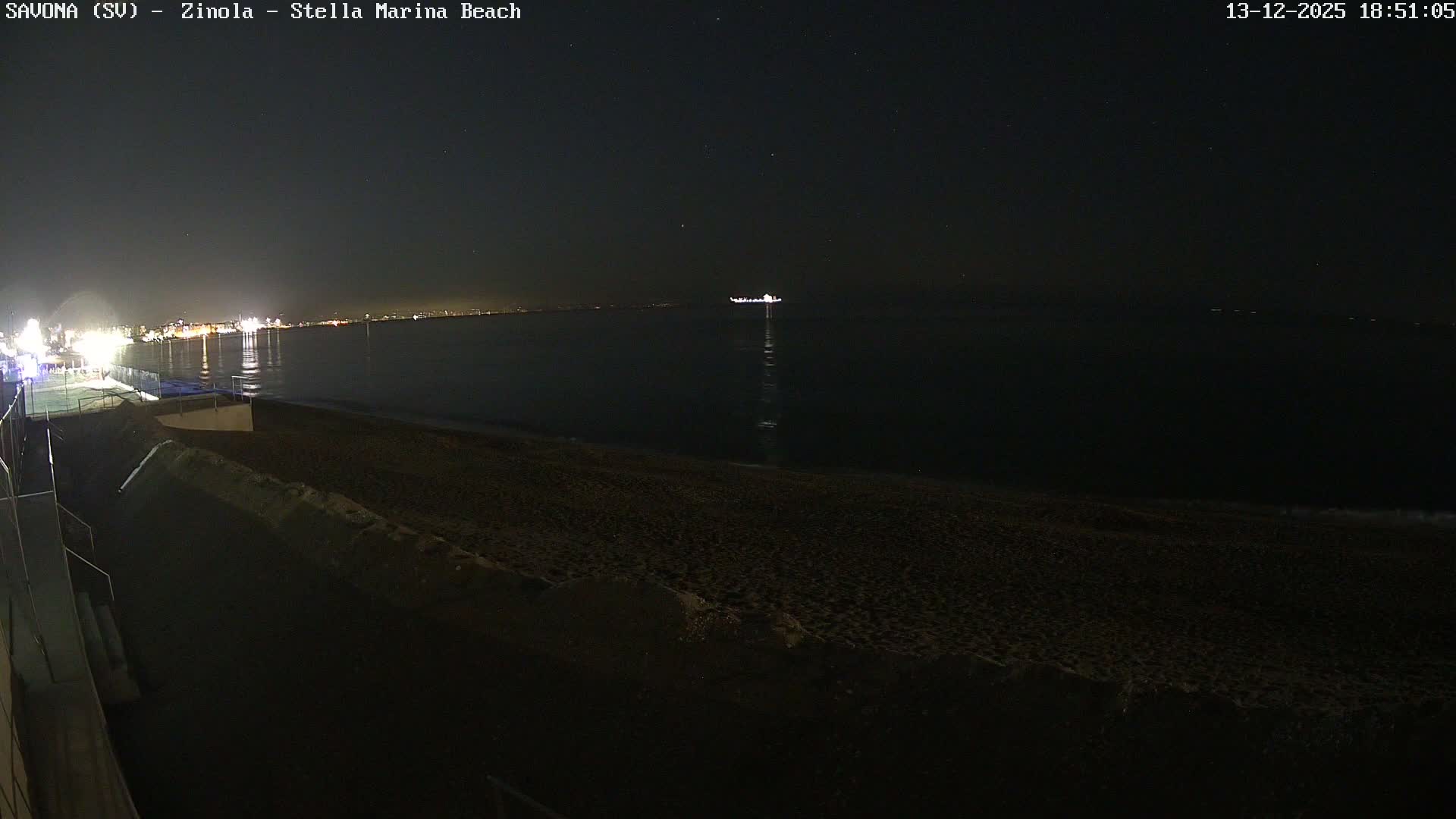 Savona, Spiaggia di Zinola Beach Live Cam - Savona, Liguria, Italy