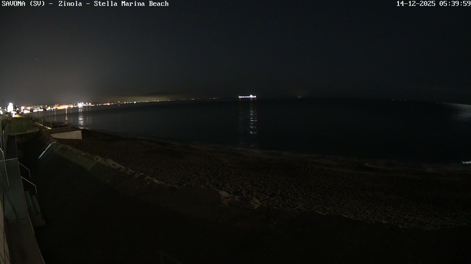 Savona, Spiaggia di Zinola Beach Live Cam - Savona, Liguria, Italy