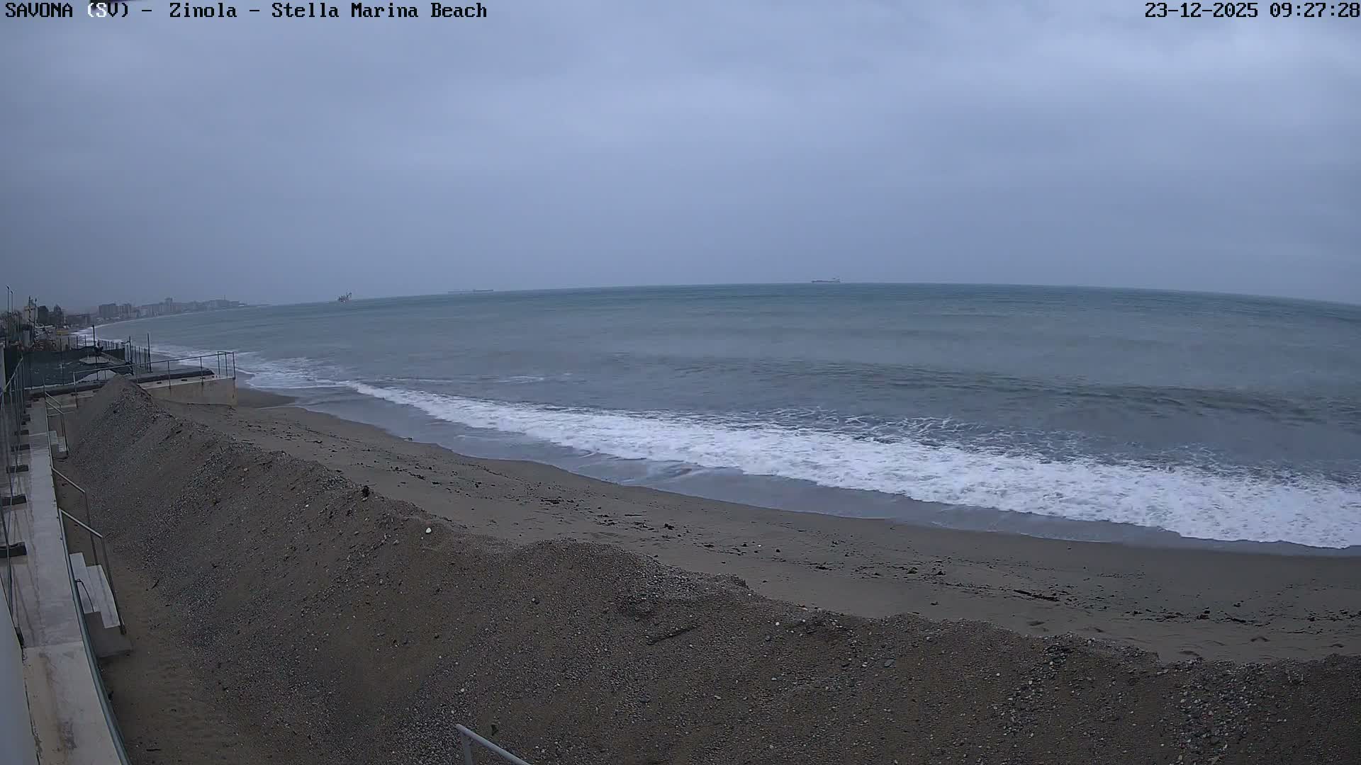 Savona, Spiaggia di Zinola Beach Live Cam - Savona, Liguria, Italy