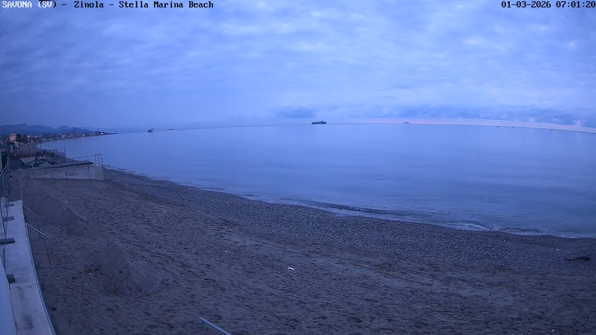 Savona, Spiaggia di Zinola Beach Live Cam - Savona, Liguria, Italy