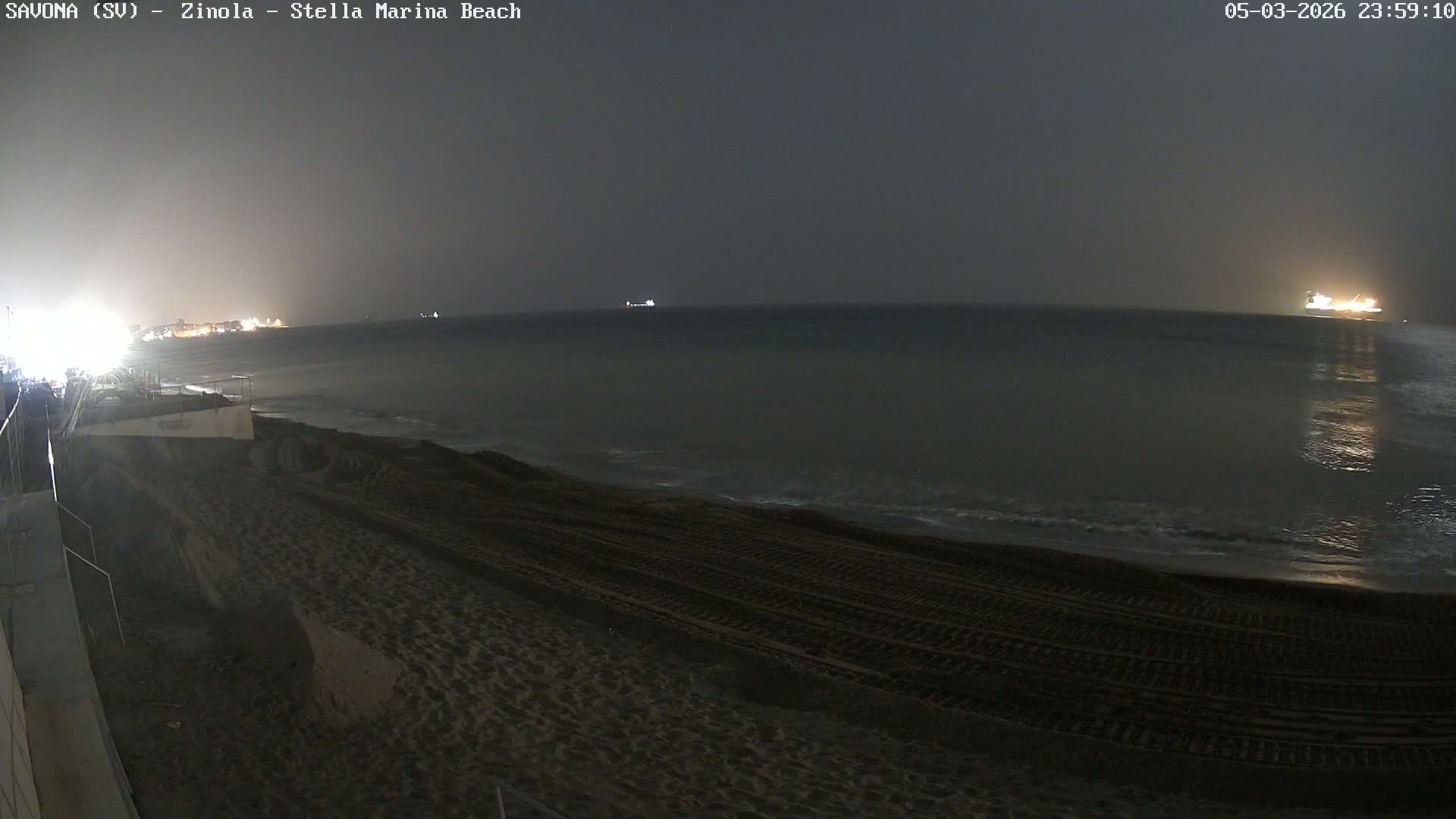 Savona, Spiaggia di Zinola Beach Live Cam - Savona, Liguria, Italy
