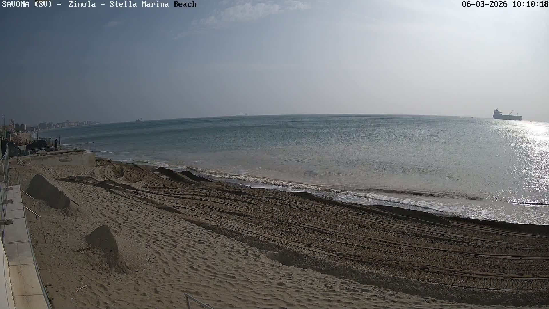 Savona, Spiaggia di Zinola Beach Live Cam - Savona, Liguria, Italy