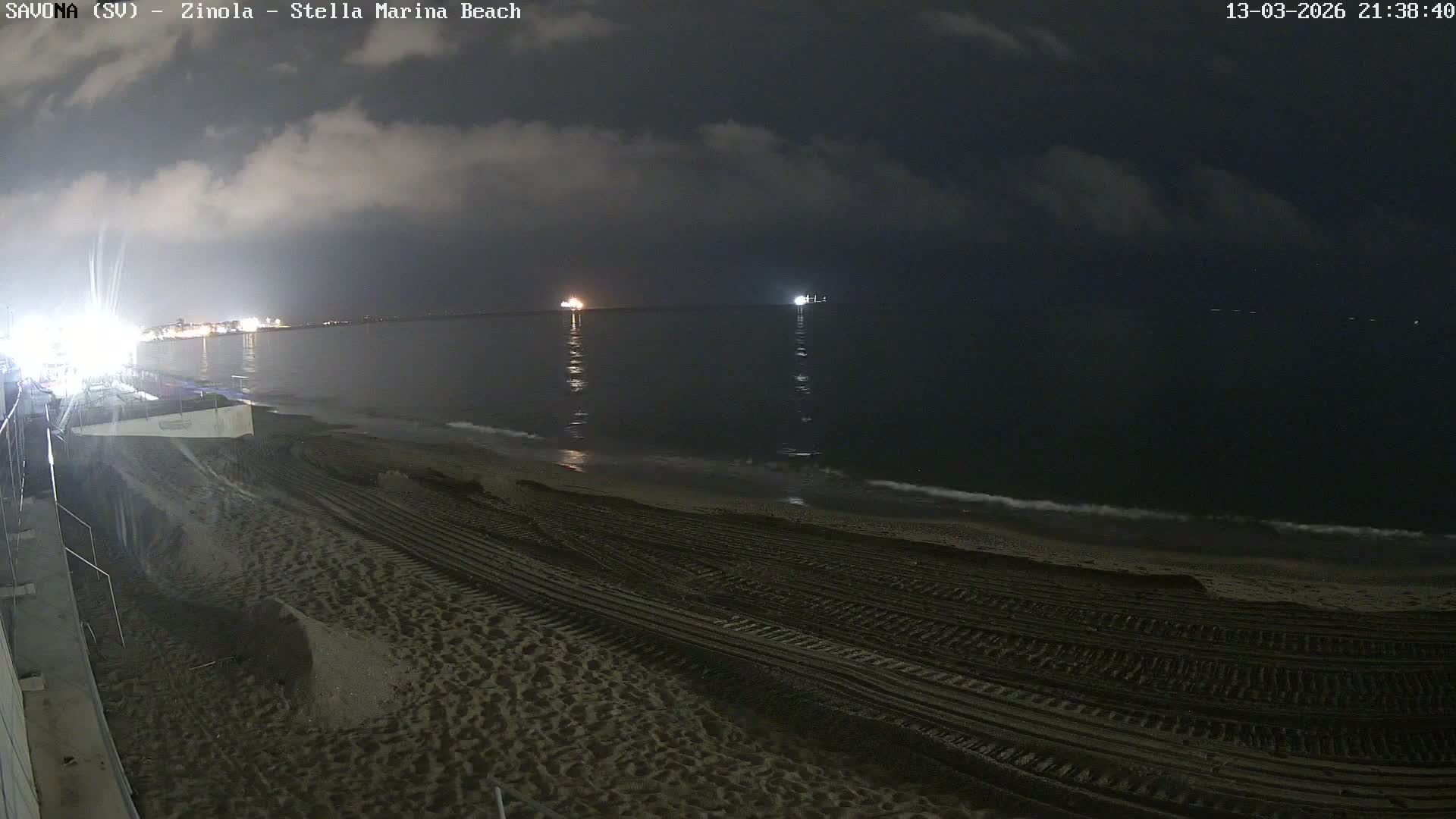 Savona, Spiaggia di Zinola Beach Live Cam - Savona, Liguria, Italy
