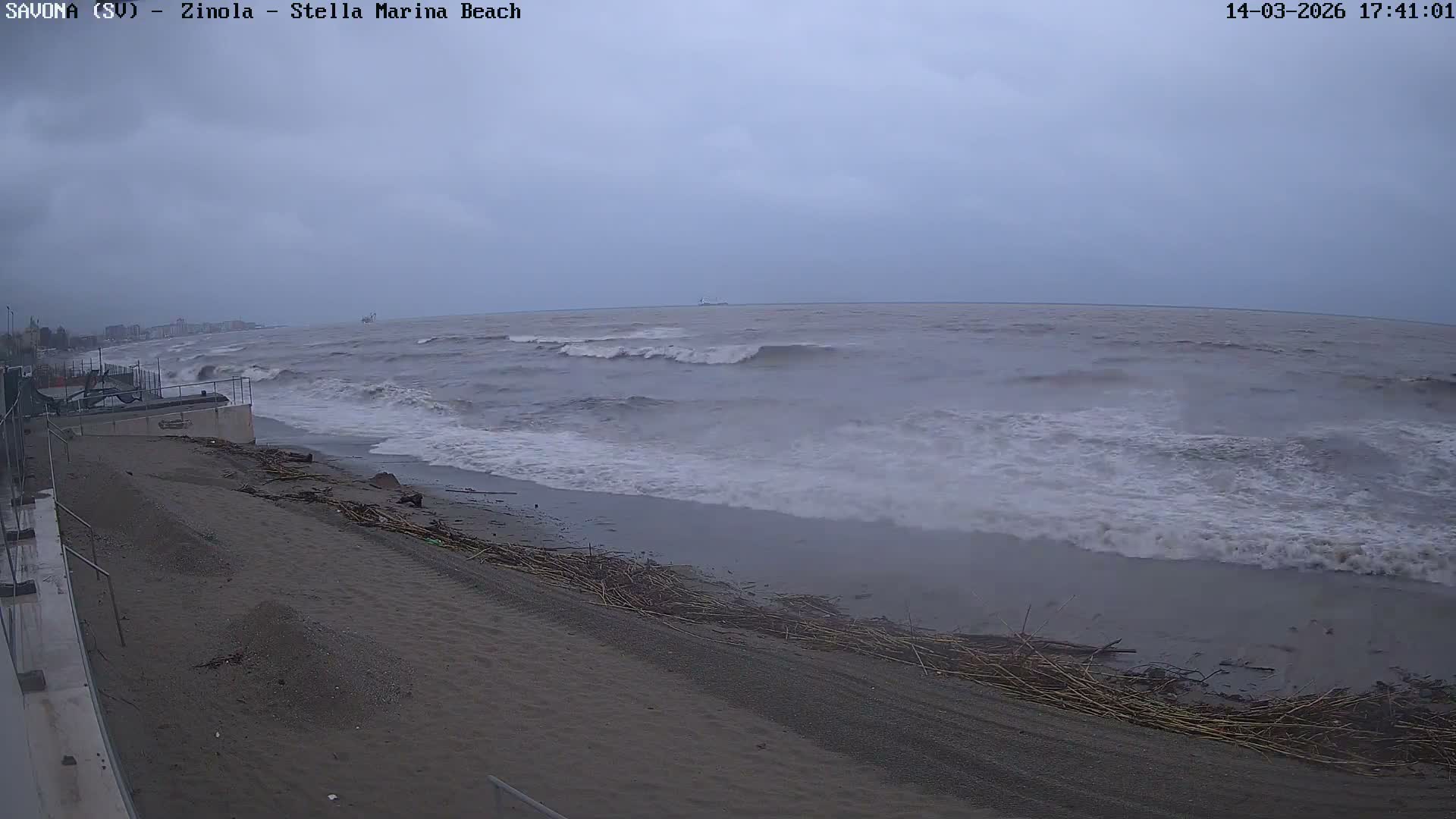 Savona, Spiaggia di Zinola Beach Live Cam - Savona, Liguria, Italy