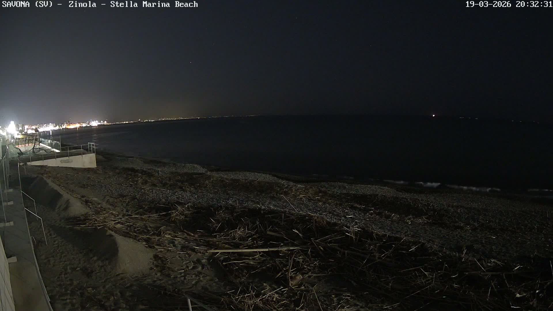 Savona, Spiaggia di Zinola Beach Live Cam - Savona, Liguria, Italy
