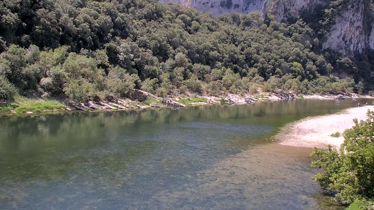 Vallon Pont d'Arc, Gorges de l'Ardèche (Ardeche River & Rafting) Live Cam - Largentière, Ardeche, Auvergne-Rhône-Alpes, France