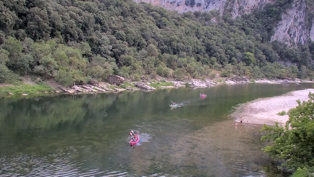 Vallon Pont d'Arc, Gorges de l'Ardèche (Ardeche River & Rafting) Live Cam - Largentière, Ardeche, Auvergne-Rhône-Alpes, France