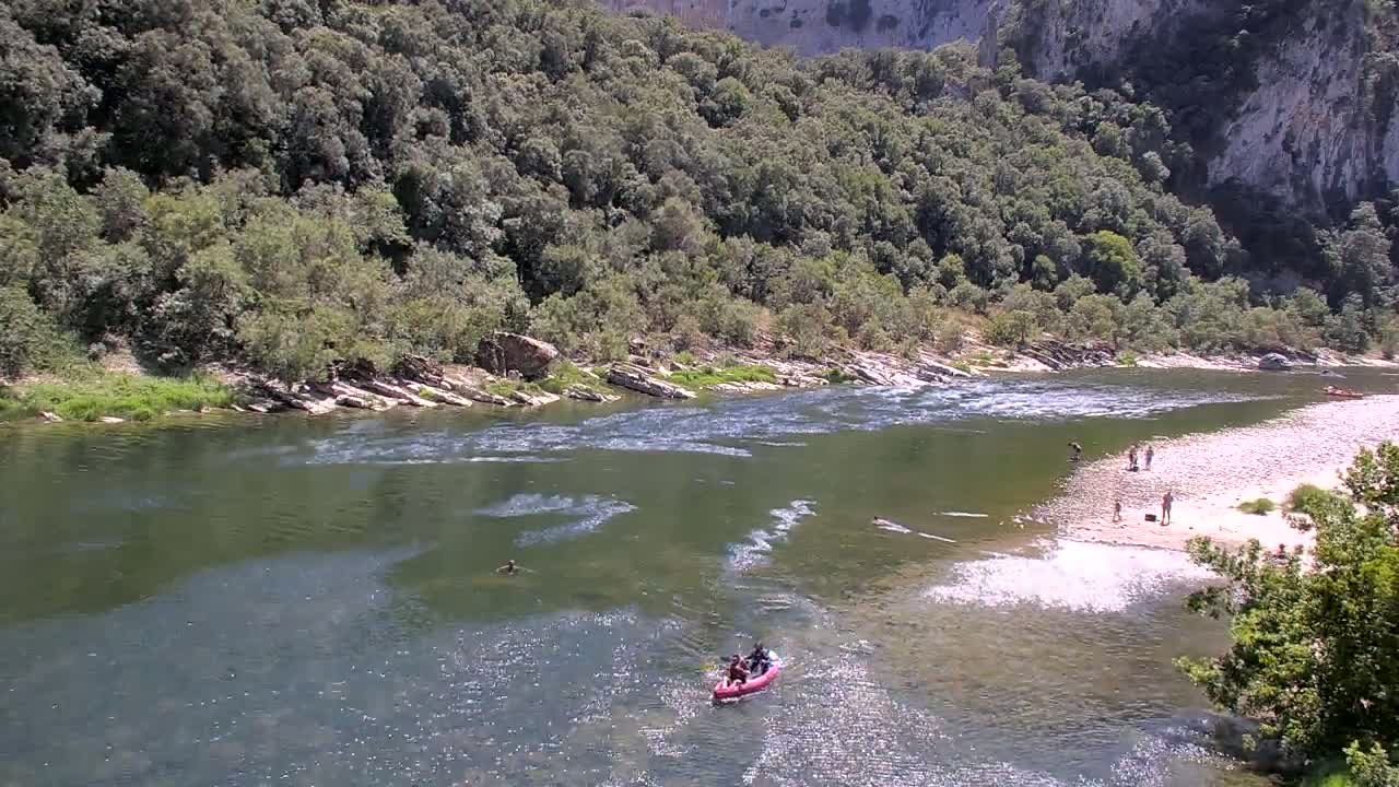 Vallon Pont d'Arc, Gorges de l'Ardèche (Ardeche River & Rafting) Live Cam - Largentière, Ardeche, Auvergne-Rhône-Alpes, France