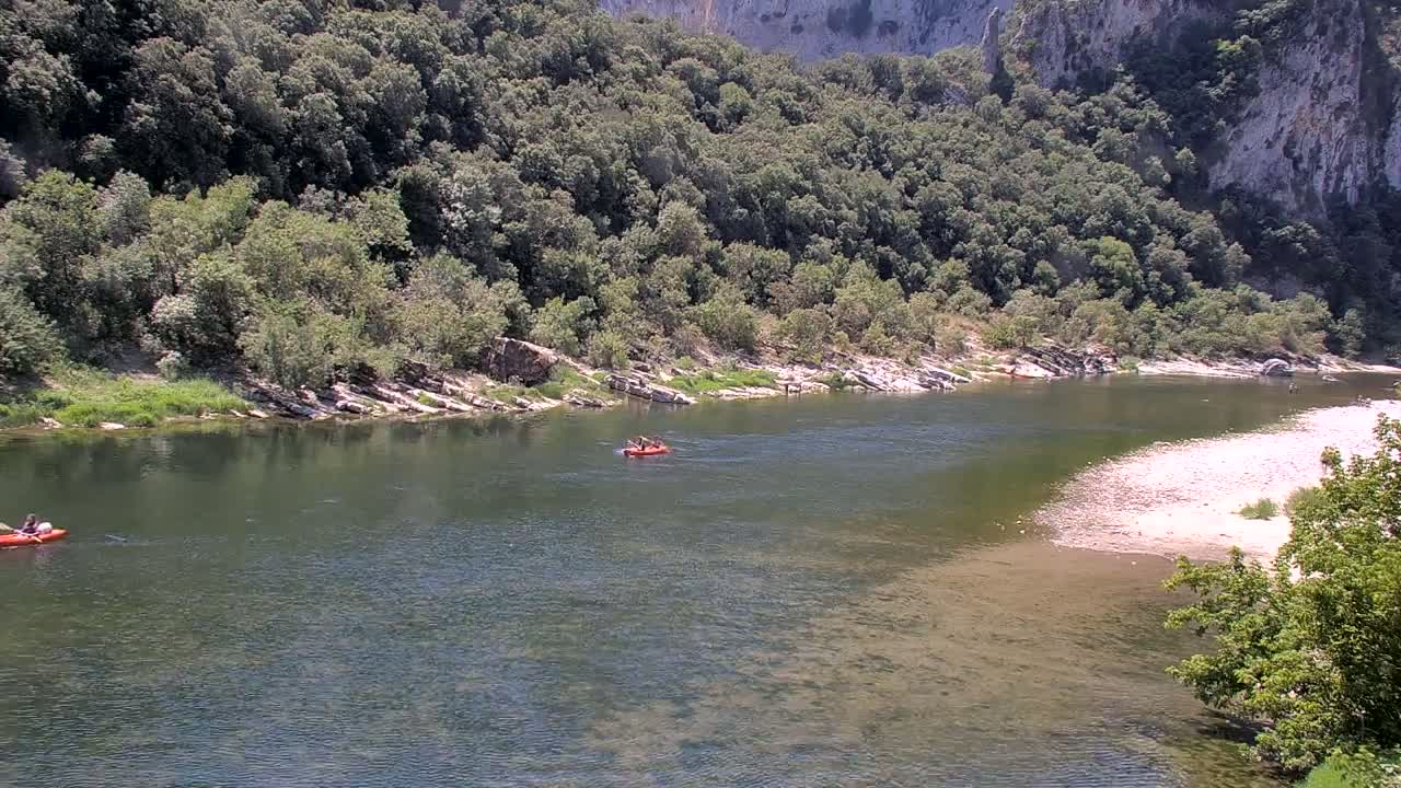 Vallon Pont d'Arc, Gorges de l'Ardèche (Ardeche River & Rafting) Live Cam - Largentière, Ardeche, Auvergne-Rhône-Alpes, France