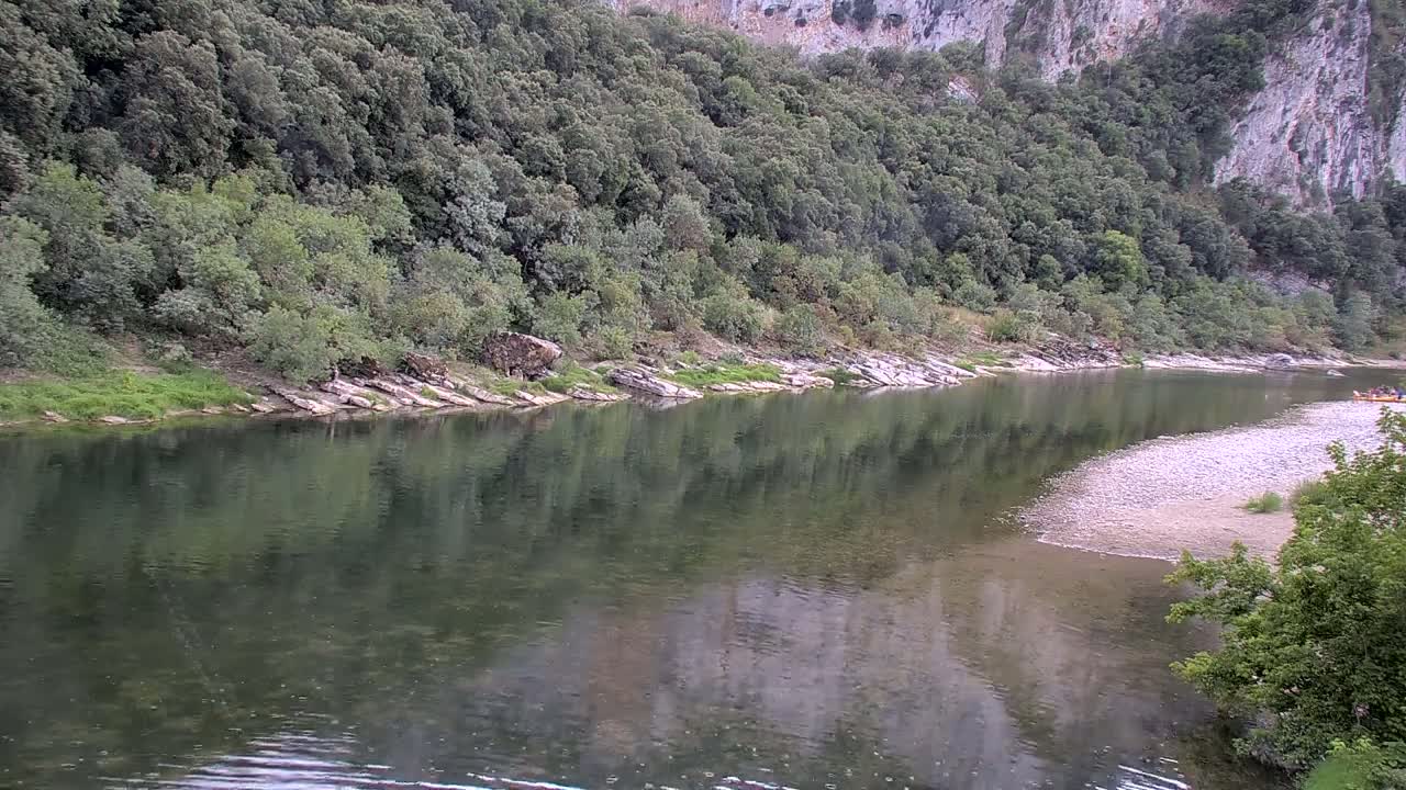Vallon Pont d'Arc, Gorges de l'Ardèche (Ardeche River & Rafting) Live Cam - Largentière, Ardeche, Auvergne-Rhône-Alpes, France