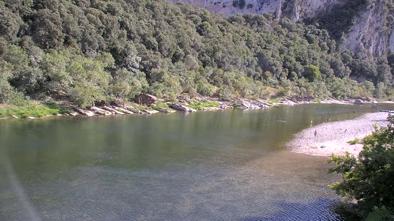 Vallon Pont d'Arc, Gorges de l'Ardèche (Ardeche River & Rafting) Live Cam - Largentière, Ardeche, Auvergne-Rhône-Alpes, France