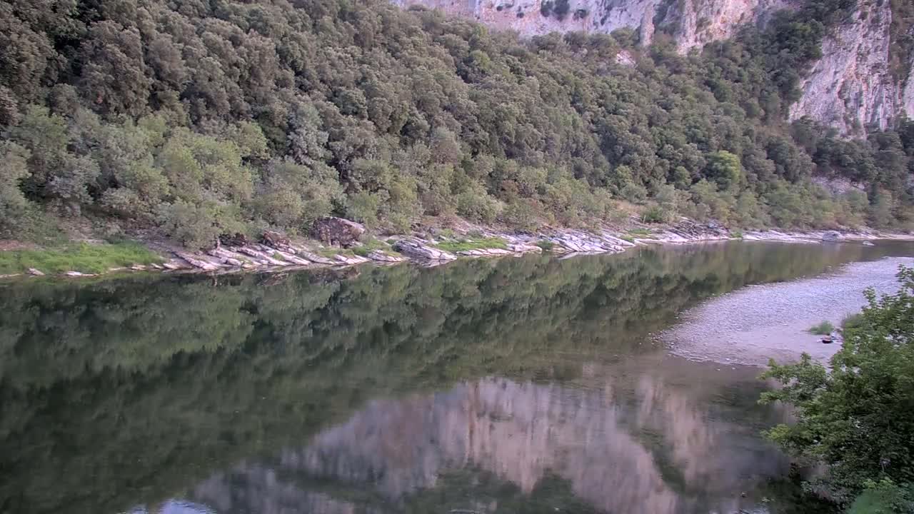 Vallon Pont d'Arc, Gorges de l'Ardèche (Ardeche River & Rafting) Live Cam - Largentière, Ardeche, Auvergne-Rhône-Alpes, France