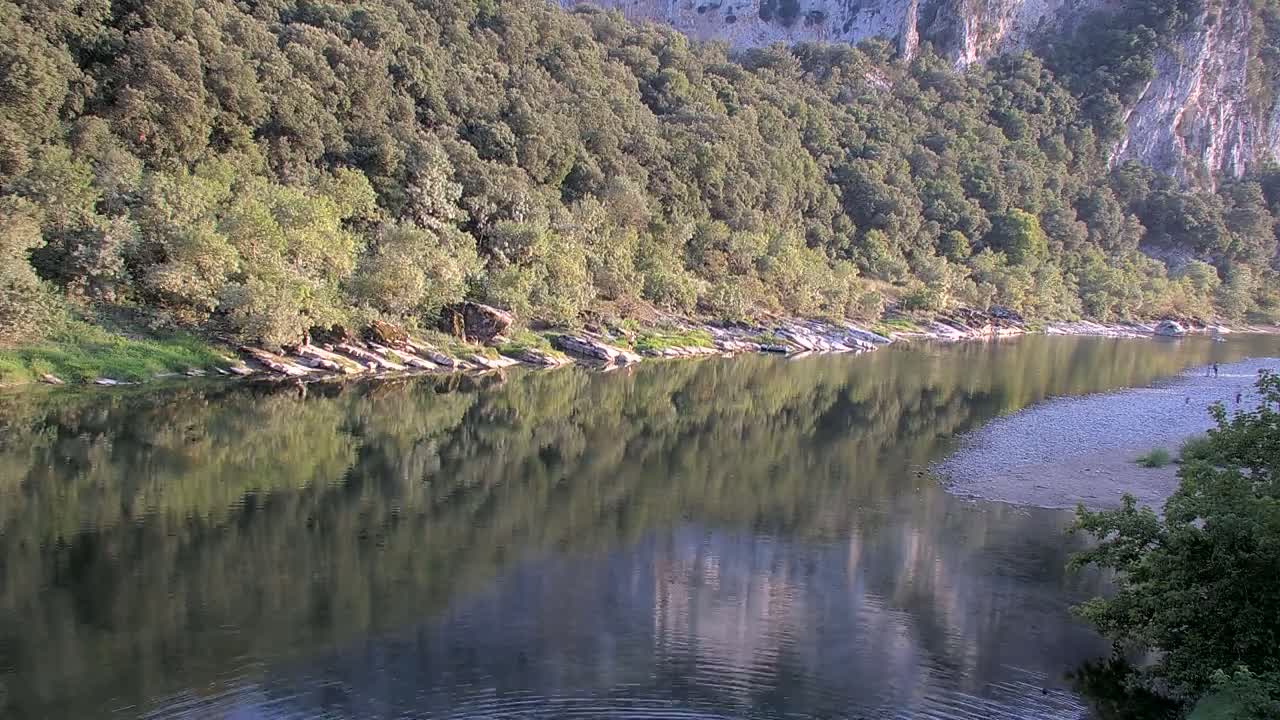 Vallon Pont d'Arc, Gorges de l'Ardèche (Ardeche River & Rafting) Live Cam - Largentière, Ardeche, Auvergne-Rhône-Alpes, France